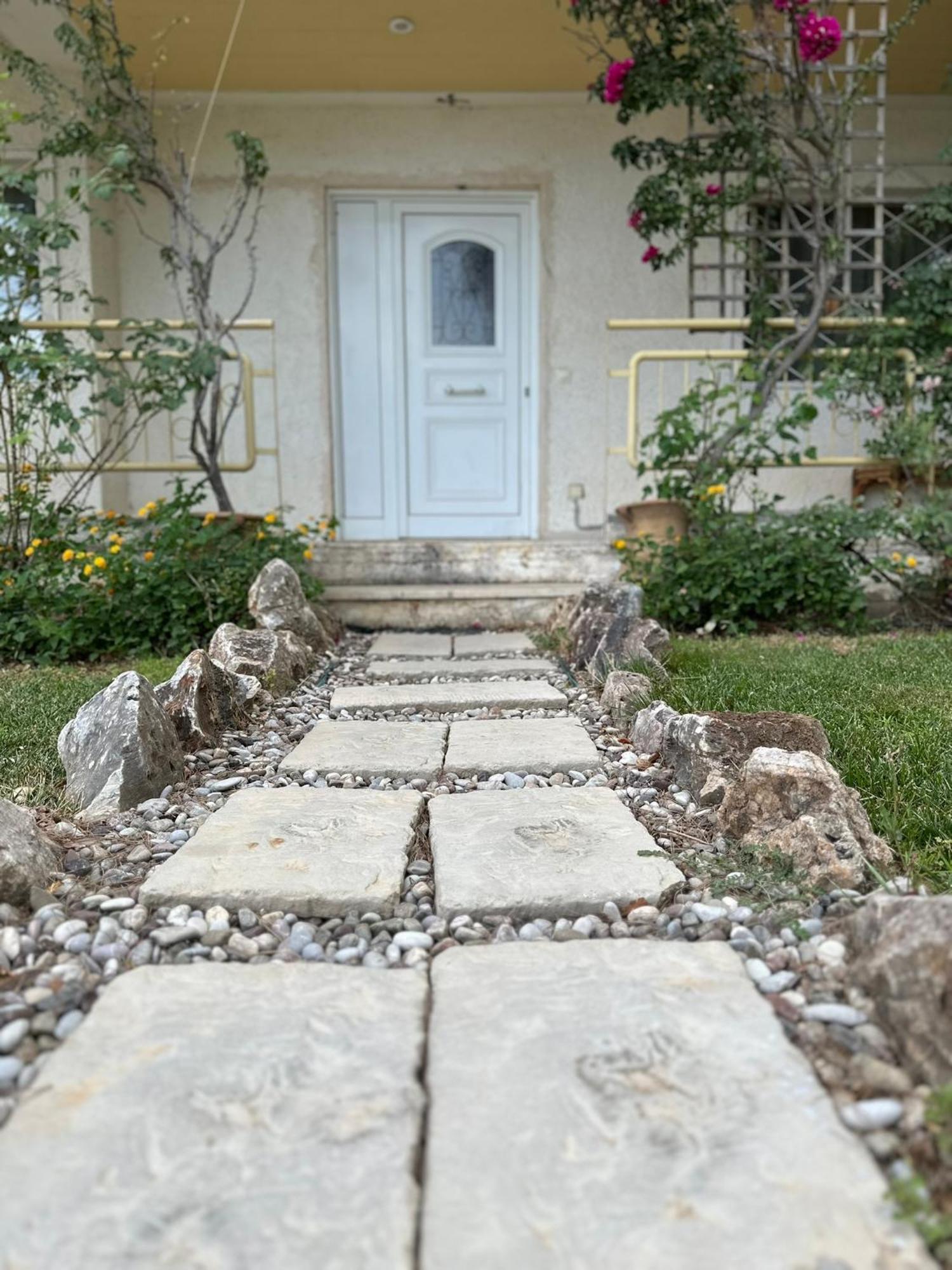 With Garden In Rafina Apartment *