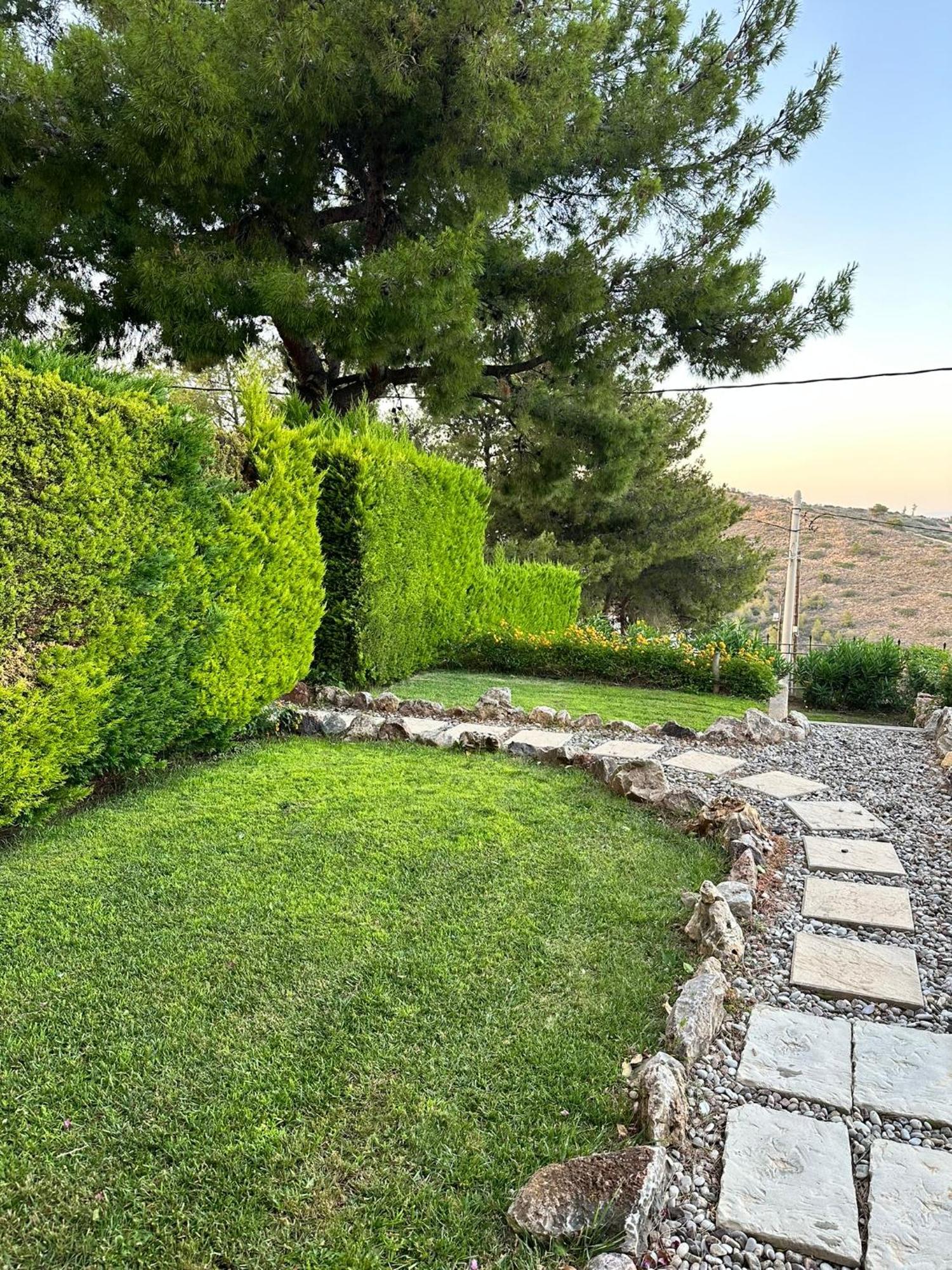With Garden In Rafina Apartment Pikermion