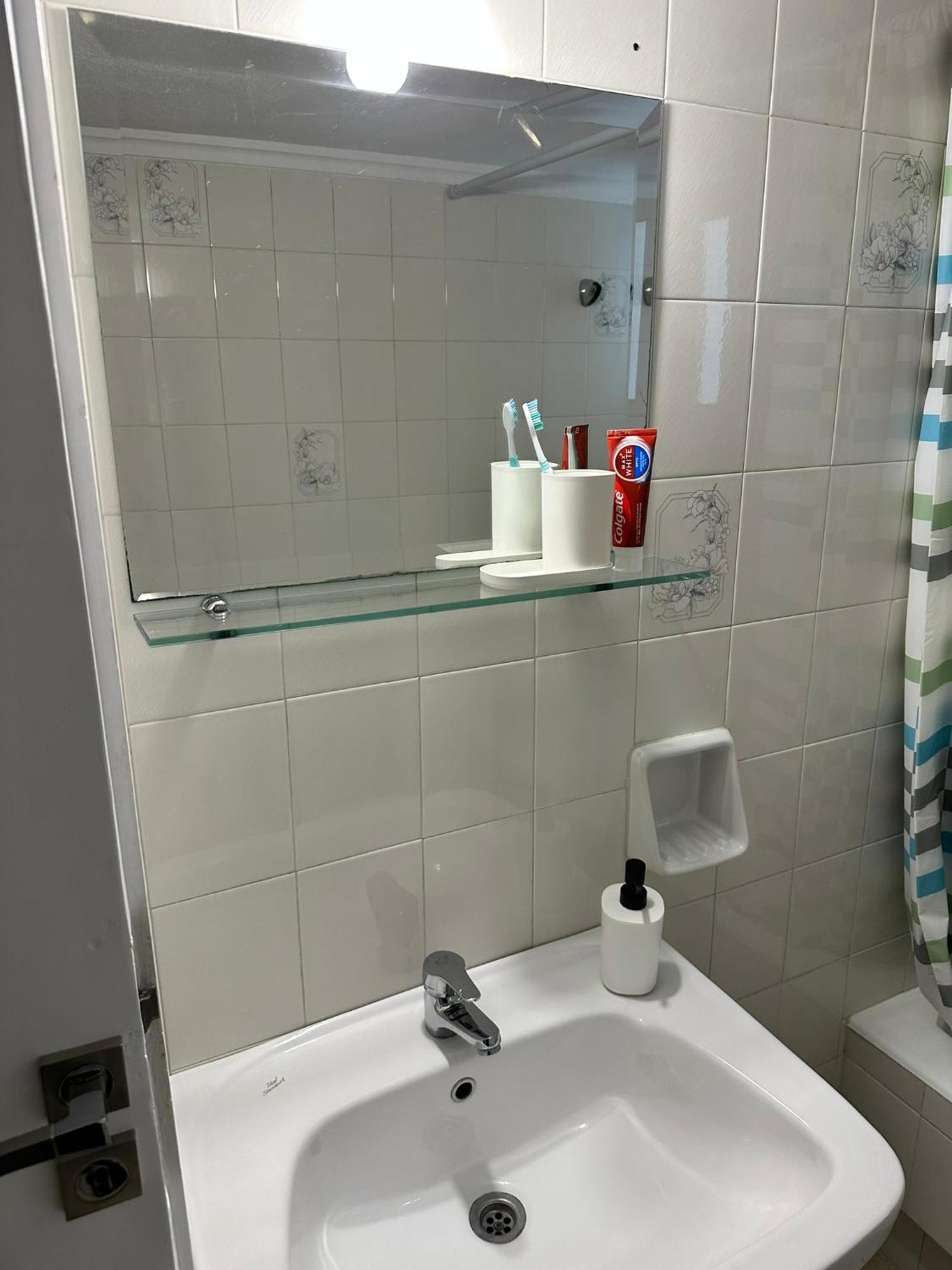 Apartment With Garden In Rafina *